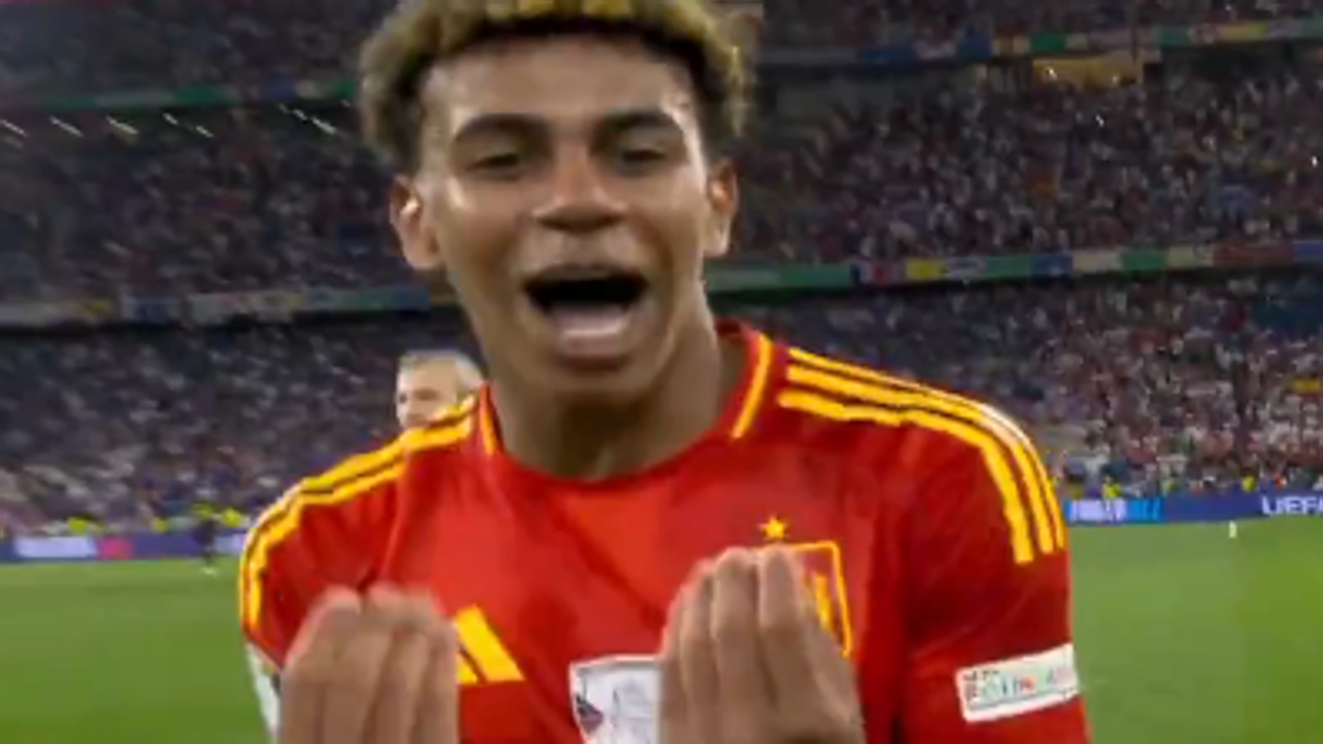 Lamine Yamal sends a message to Rabiot after the match - Archysport